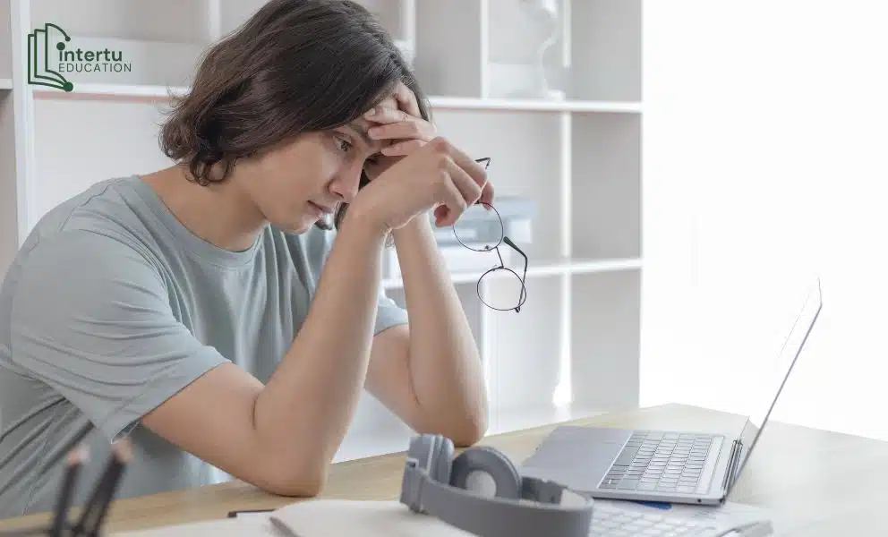 Những lỗi sai kinh điển của học sinh khiến bài TOK bị trừ điểm nặng