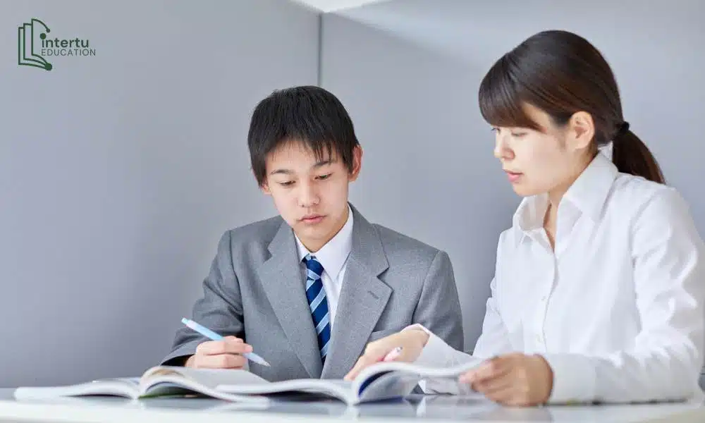 So sánh Gia sư đại trà và Gia sư chuyên biệt tại Intertu Education